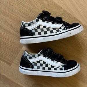 Toddler Black and White checkered vans size 9